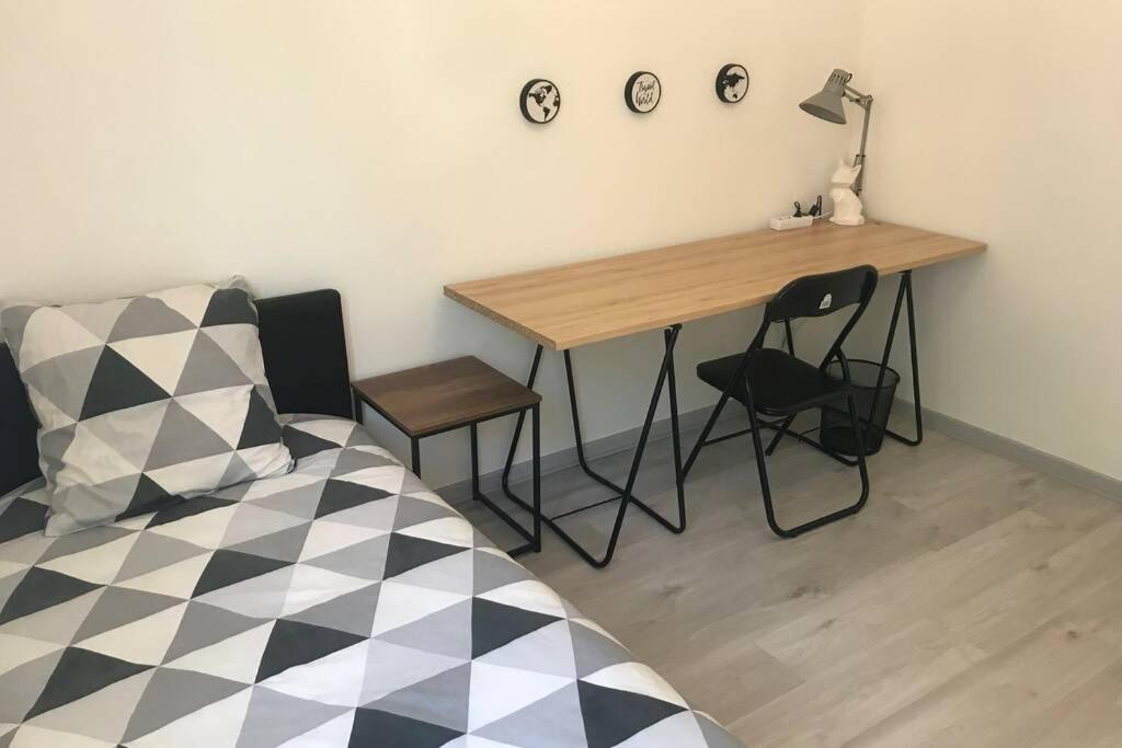 La Maison De Ville - 4 Chambres, 2 Sdb, Terrasse Et Garage - 90M2 브줄 외부 사진
